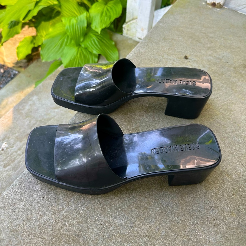 Steve Madden Harlin Sandals-Black